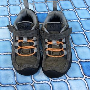 Keen hiking shoes